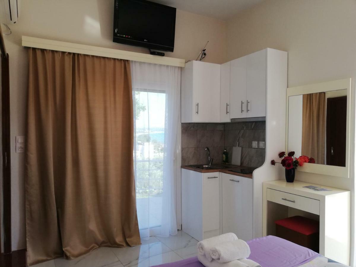 Spiros Rooms Kastrosikia Exterior foto