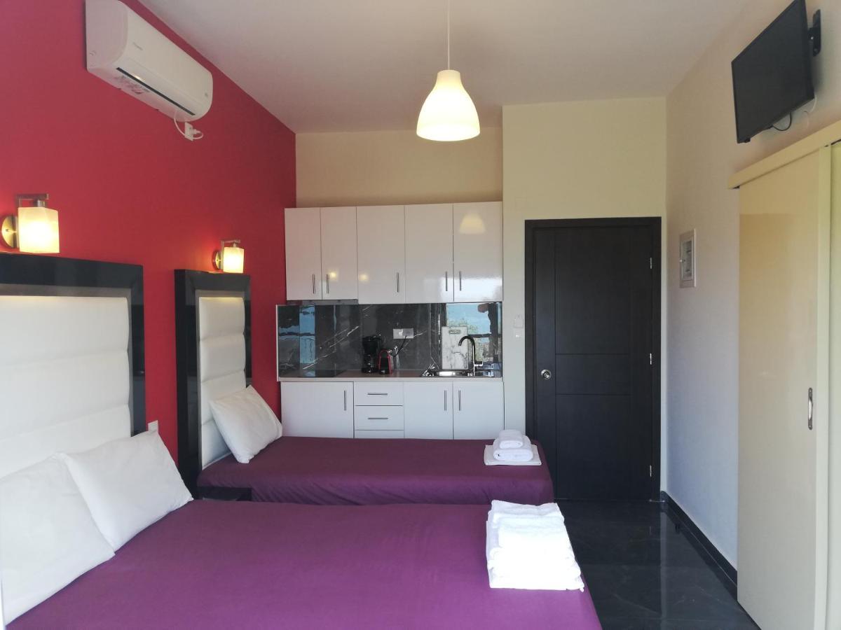 Spiros Rooms Kastrosikia Exterior foto
